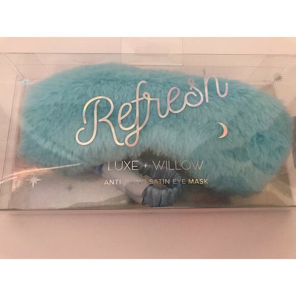 LUXE + WILLLOW Blue Luxury Refresh Anti Aging Satin Plush Sleep Eye Mask - Picture 4 of 4
